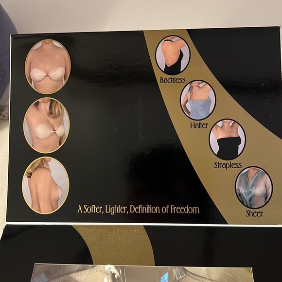 NEW AND NEVER-USED FASHION FORMS NUBRA ULTRALITE SELF-STICKING BRA CUPS - Picture 4 of 7